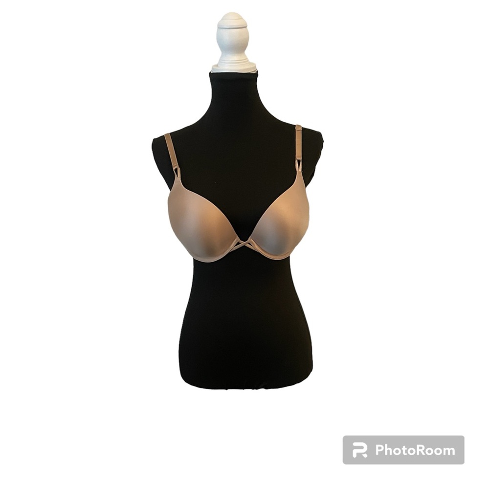 Victoria's Secret Bombshell Push Up Plunge Add-2 Cups Smooth Bra 34D Lt Nude